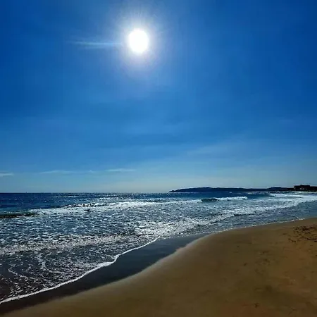 Holiday home Mediterrania 98 *